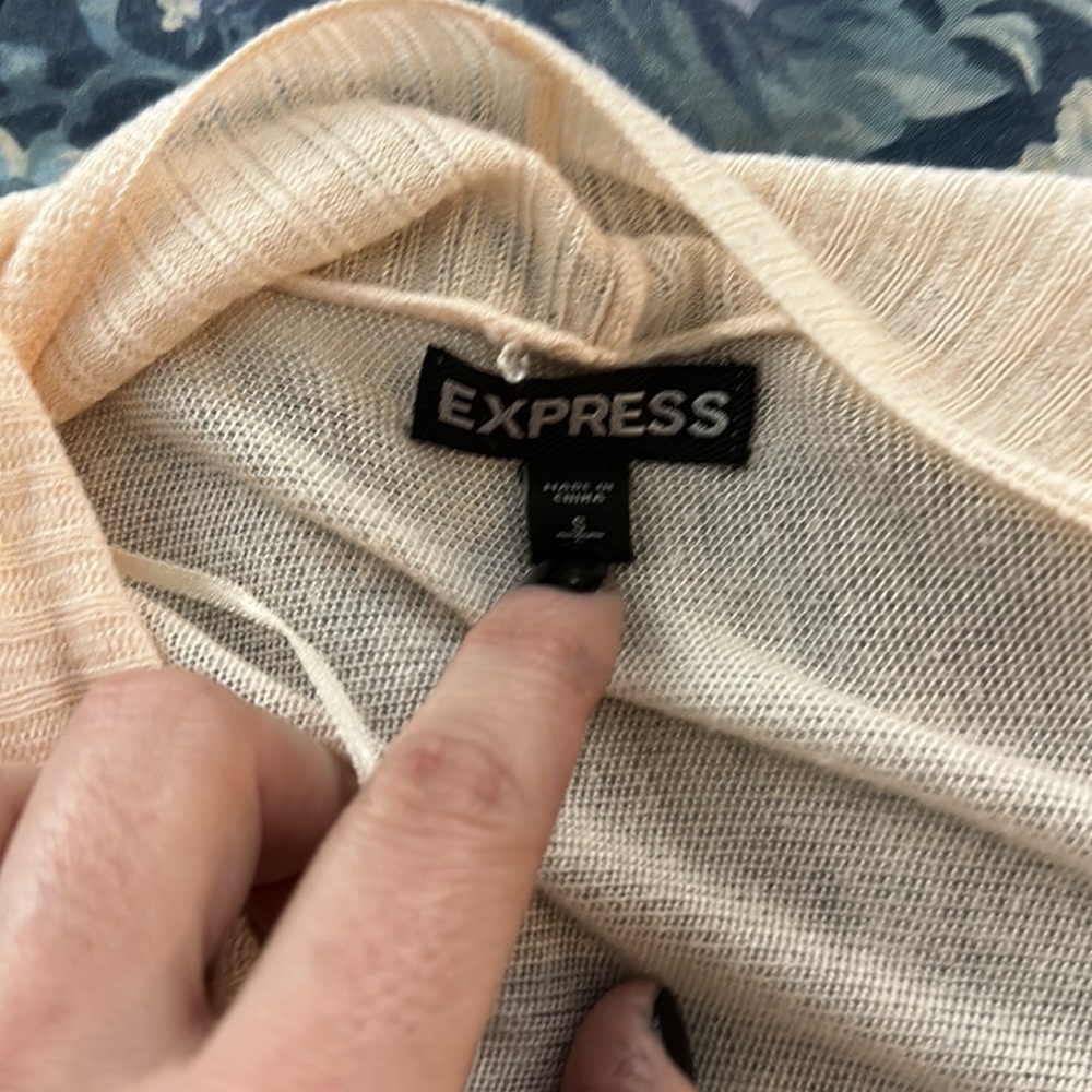 Express Sweater - Picture 2 of 3